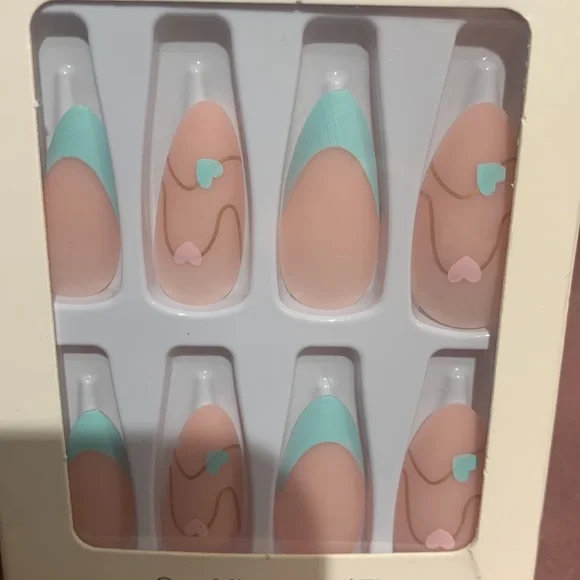 Baby blue w/ Gold Accent press ons - Picture 3 of 3